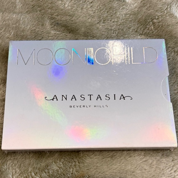 Anastasia Beverly Hills Moon Child Glow Kit - Picture 3 of 4